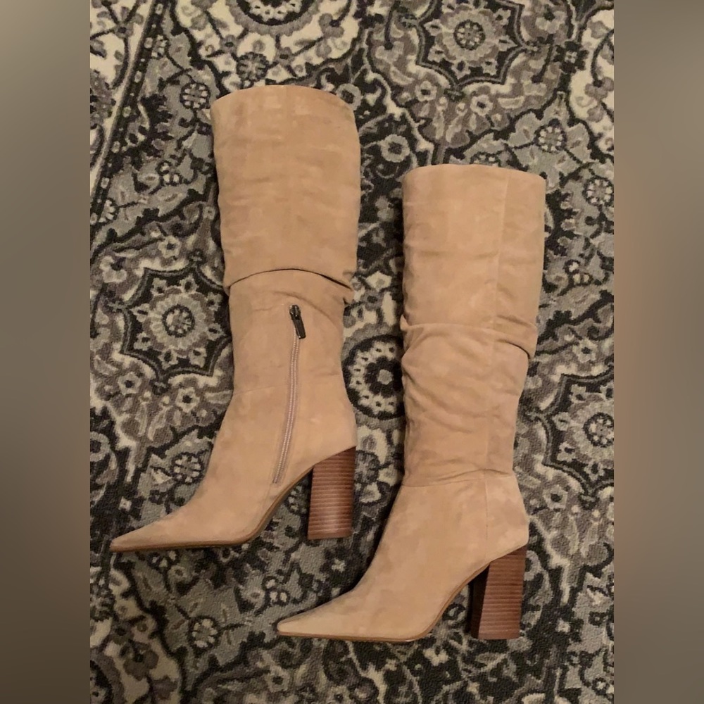 Vince Camuto Derika boot, Tortilla Suede, Size 7